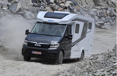 MAN TGE 3500 кг 2л 140лс AdBlue 18 л МКПП полный привод Мест с ремнями 4 спальных мест 2 кровати 201x80 и 201x80 см Длина 699 см Ширина 220 см Высота 290 см<br /><noscript><img class=
