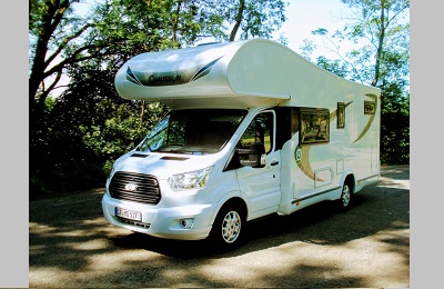 2017 год пробег 36462 км Ford Transit 2 л 170 лс МКПП Разрешенная максимальная масса 3500 кг Мест с ремнями спальных мест 6 Длина ширина высота 719 230 310 см ОБОРУДОВАНИЕ Тент многофункциональное кожаное рулевое колесо Пакет Flash Vip Алюминиевые диски Противотуманные фары Подсветка поворотов Москитная сетка двери Встроенные шторы в кабине Камера заднего вида монитор на зеркале Дизельное отопление обогрев во время движения Большой холодильник объемом 141 л автоматический выбор энергии Кондиционер<br /><noscript><img class=